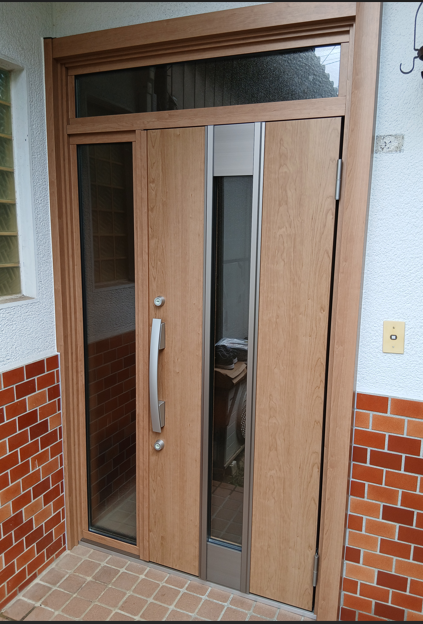 40年前の玄関ドアをLIXIL玄関ドアリシェントにリフォーム